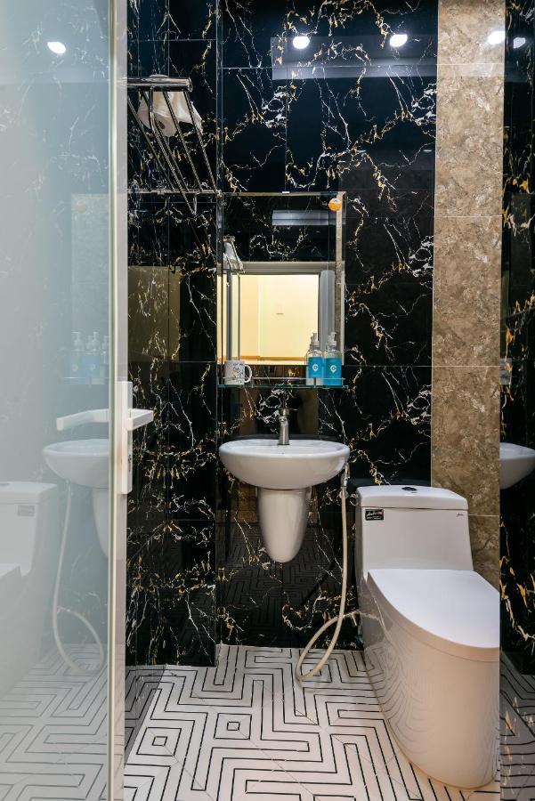 Cozrum Homes - Delightful Corner 2 ホーチミン市 エクステリア 写真